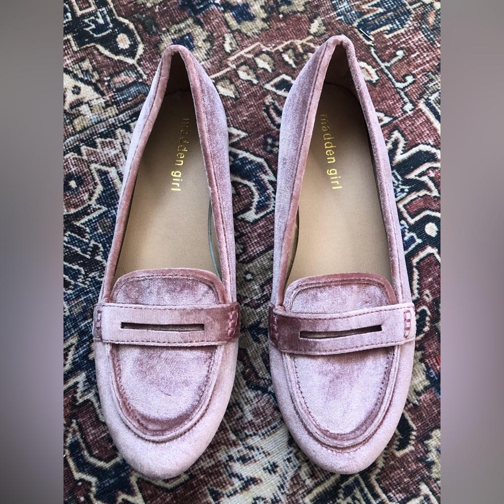 Madden Girl 9.5 Blush Pink Penniee Velvet Loafer